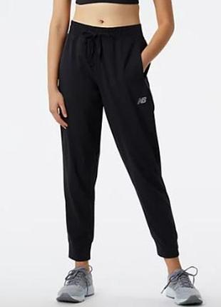Женские легкие брюки new balance performance