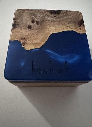 Коробочка kochut кришка не тримається дерево