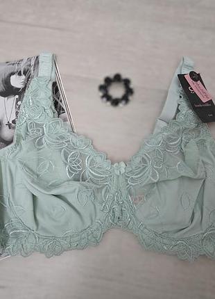 Бюст с кружевом на косточках "hunkemoller"