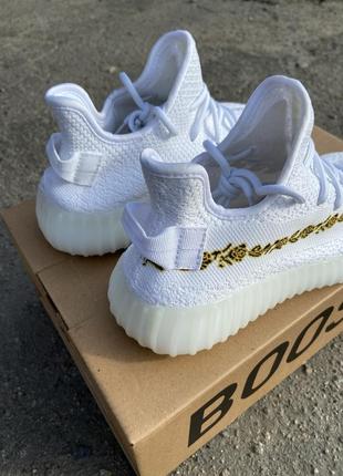 Женские  кроссовки  adidas yeezy boost 350 white flower 36-38-39-409 фото