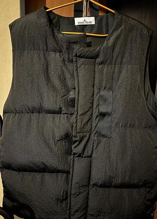 Продам жилет stone island 2025