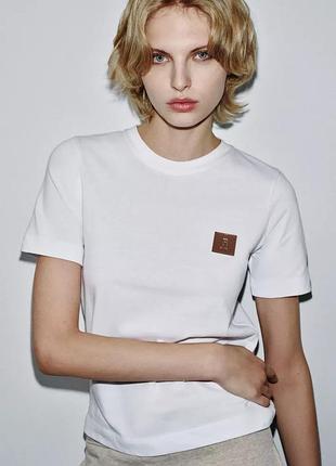 Біла плотна футболка zara