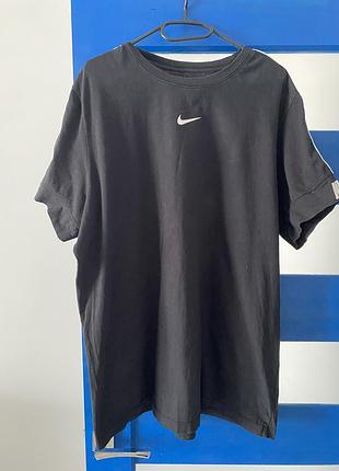 Оригінальна футболка nike