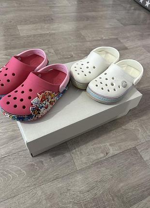 Crocs дві пари розміром 9c