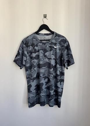 Чоловіча тренувальна футболка nike dri-fit camo