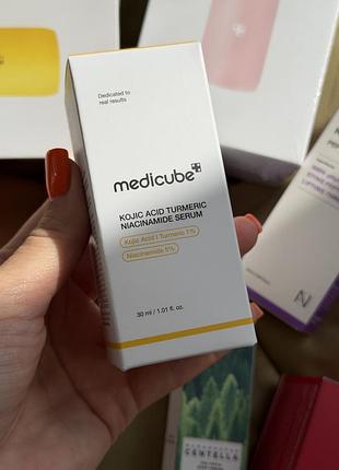 Сироватка/серум medicube kojic acid turmeric niacinamide serum 30ml