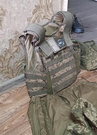 Продам свою военчатую экипировку плитоноска (plate carrier) мм-14(пиксель) форму жилет ватники, и берцы.полный комплект