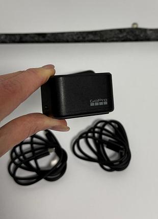 Зарядный блок gopro для 2 аккумуляторов в новом состоянии