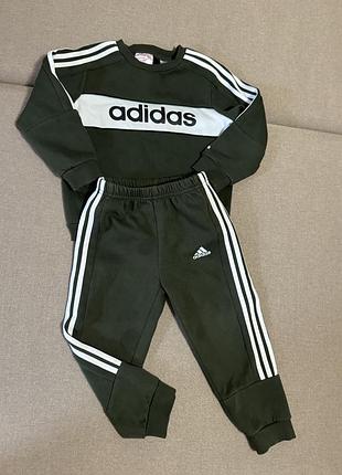 Спортивний костюм