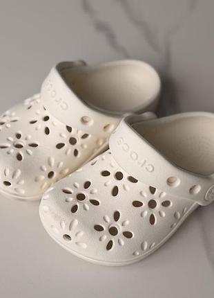 Дитячі крокси-сабо для дівчинки classic floral cut out clog 23-24 (c7)