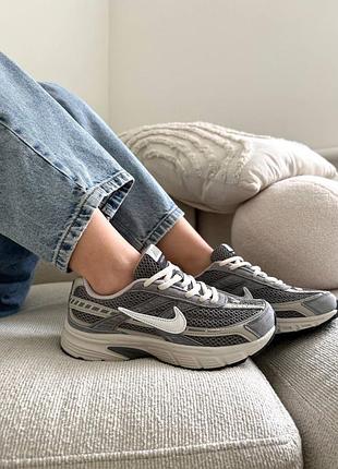 Nike initiator grey white