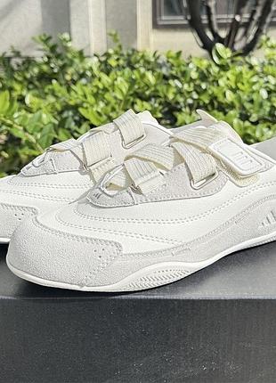 В наявності нові кросівки adidas