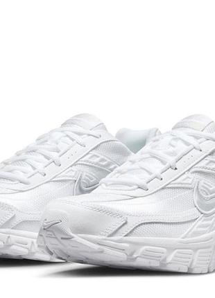 Білі кросівки nike , найк initiator оригінал