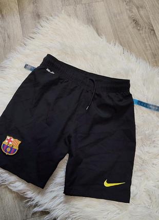 Крутые шорты nike на рост 140-146 см