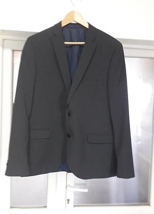 С&amp;а 
angelo litriko 
eur54 slim fit
46/xxxl,/54
мужской классический однобортный пиджак с двумя пуговицами. 
идеальное состояние ( состояние нового)