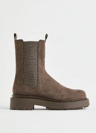 Коричневі замшеві черевики челсі h&m
