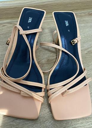 Zara босоніжки