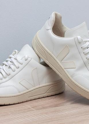 Мужские кожаные базовые белые кеды veja v12 eur 42 идеальное состояние