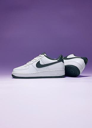 Классические женские кроссовки nike air force 1. оригинал. размер 40 - 25 см