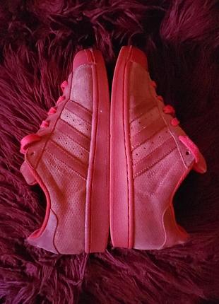Кроссовки замшевые, красные adidas superstar 39-1/3.