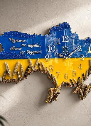 Годинник настінний з епоксидної смоли "карта україни" з гільзами 140х94 см