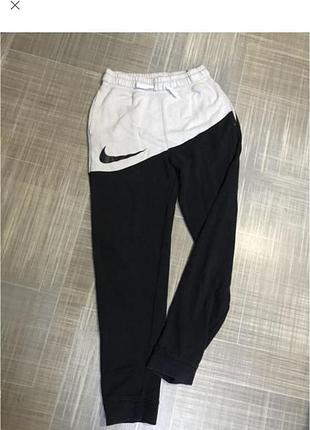 Nike 💙підлітковий одяг /біло/чорні спортивні  штани 💛на зріст 158  см 13 років