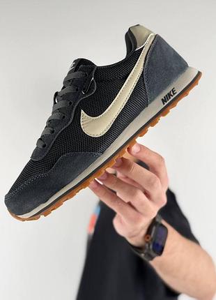Чоловічі кросівки nike md runner 2 dark grey beige