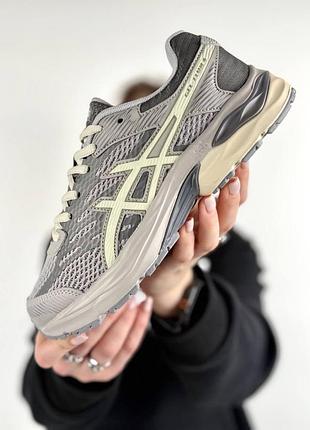 Жіночі кросівки asics gel-flux 4 grey beige