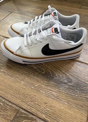 Nike кросівки