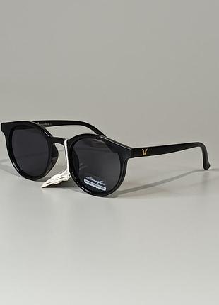 Black sunglasses