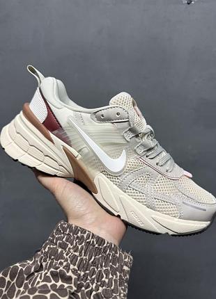 Жіночі кросівки nike v2k runtekk beige brown
