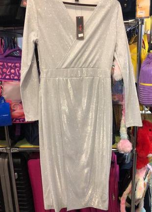 Серебристое люрексовое нарядное платье1 фото