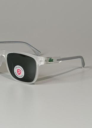 Polarised sunglasses
