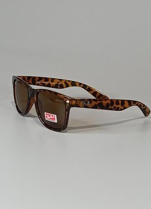 Leo print wayfarer style