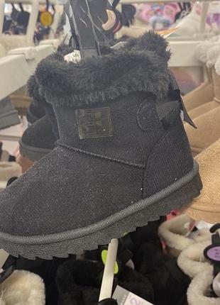 Уггі дитячі 24,29 primark