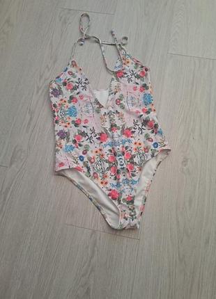 Слитный разноцветный купальник
south beach  38