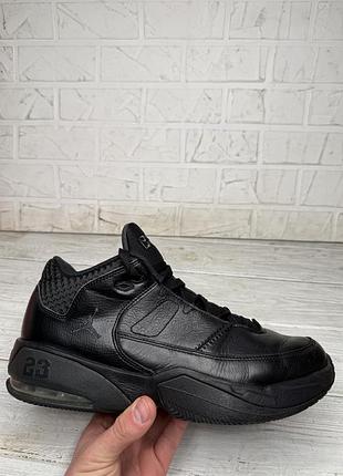 Крутые кожаные кроссовки jordan max aura 44.5-45 р