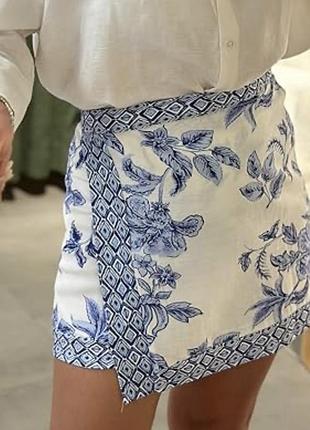 Міні юбка zara в грецькому квітковому принті m