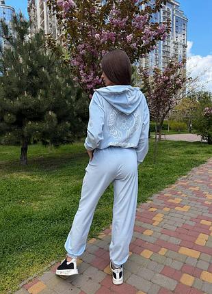Накладний платіж ❤ велюровий прогулянковий спортивний костюм з лого кофта зіп на змійці з капішоном і штани джогери на гумці