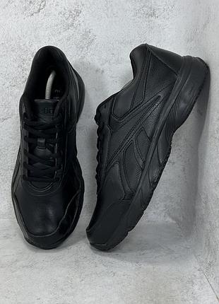 Чорні шкіряні кросівки reebok work n cushion 2.0