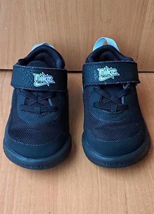 Кроссовки оригинальные nike p23,5