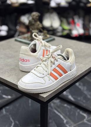 Оригінальні кросівки adidas