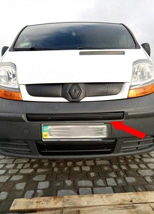 Зимова накладка на решітку бампера (глянцева) renault trafic 2006-2015 (середина). заглушка бампера ґрати
