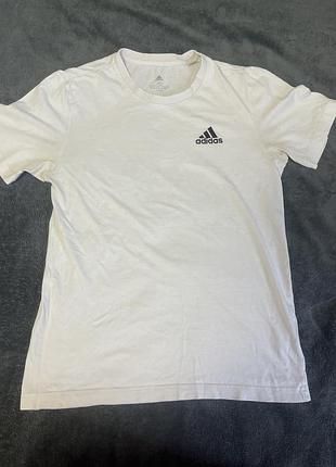 Футболка adidas