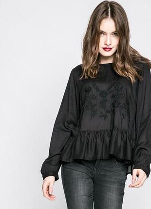 Топ блузка с вышивкой шелком zara