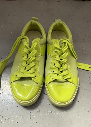 Продам кросовки guess 38 розмір