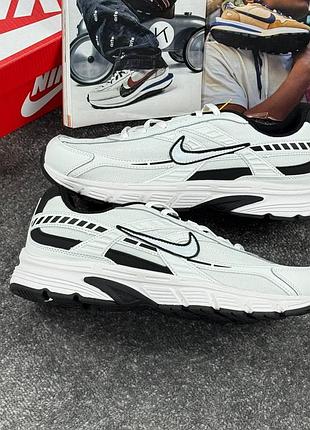 Nike initiator black white