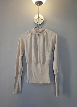 Блуза из вискозы телесного цвета с вырезом на груди veto moda