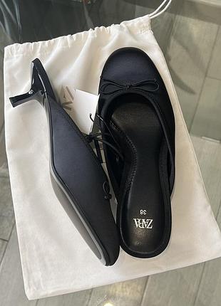 Неймовірні сатинові мюлі, балетки на маленьких підборах zara!