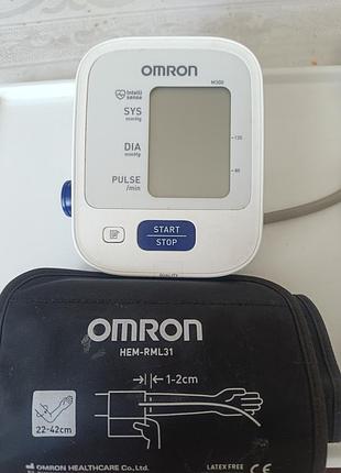Танометр фирмы omron производство вьетнам оригинал в хорошем рабочем состоянии пользовались мало сроки отправки уточняйте есть гнездо под блок питания